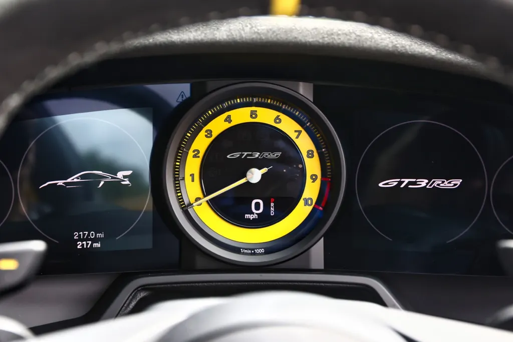 Porsche 992 5xl6rsa2qh1r8pw4 y2cr