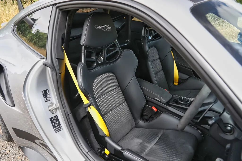 Porsche 992 aw8nedrnbocslv t7kgq9