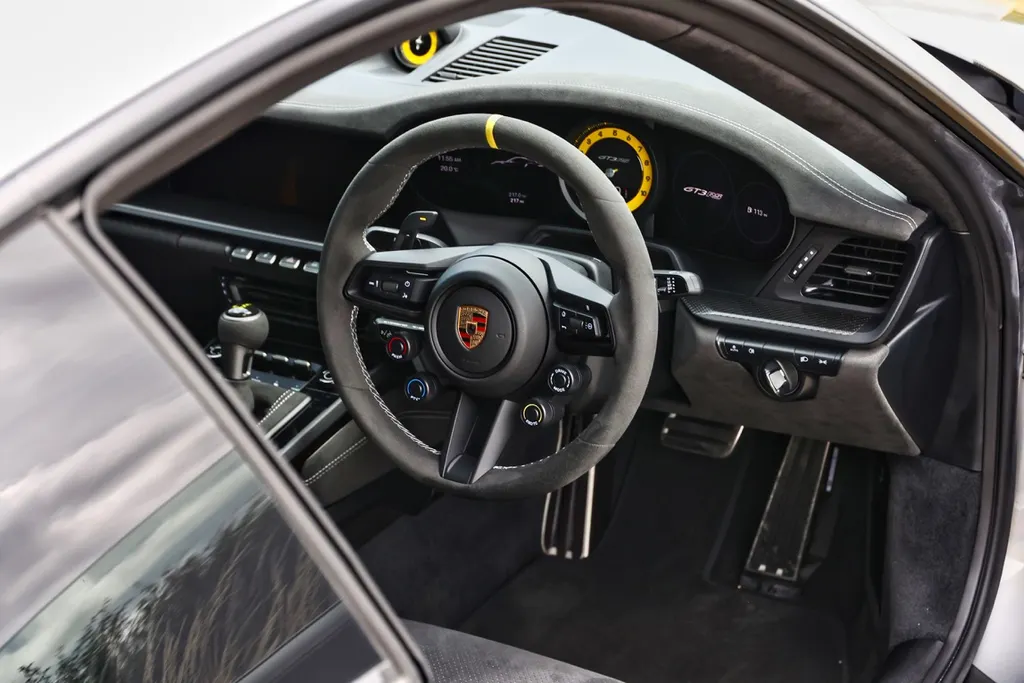 Porsche 992 xcfnk5dbn azv2cebdq8c