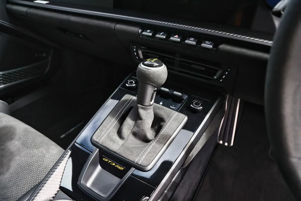 Porsche 992 webkkwuq3ehg4f9n9jd7u