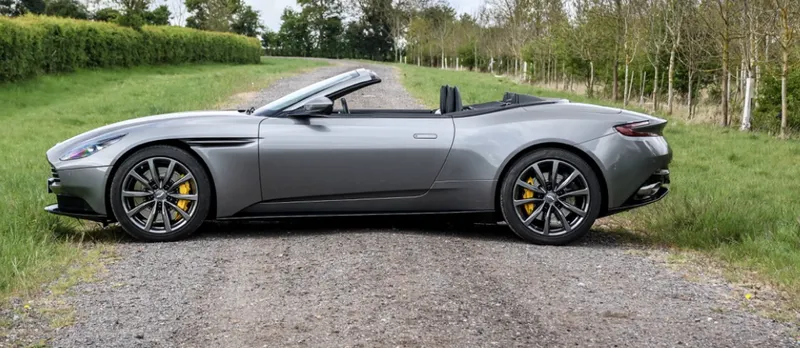 Aston martin db11  d9othmwc5cvs4flpfjri
