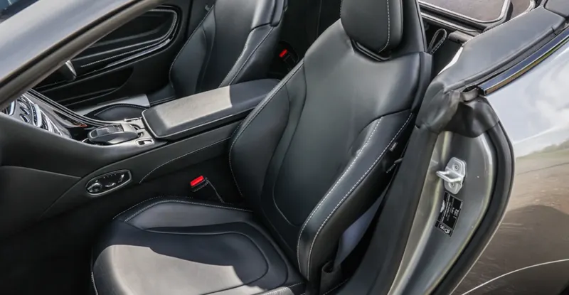 Aston martin db11 gvm3gbfxqfkthbg7fk4rp