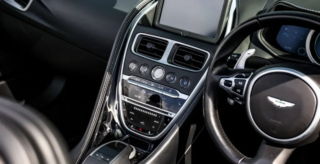 Aston martin db11 s6jr8dfmqtamxxhptksgo