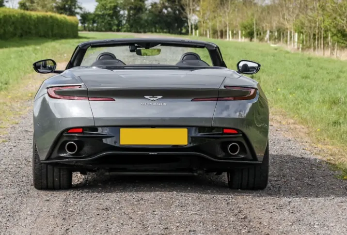 Aston martin db11 uhzpd9ombl2vtp7moplxz