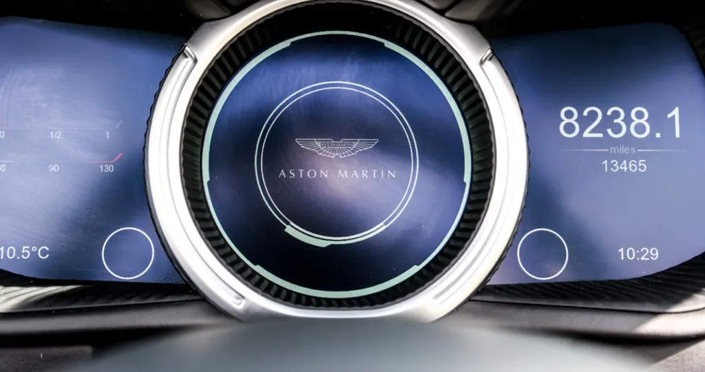 Aston martin db11 volante 3zu5k4vqfkwminjyybh1k