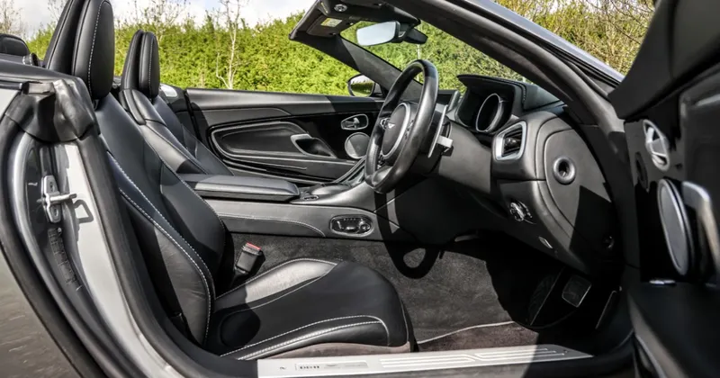 Aston martin db11 volante i70slgwbcseim zookicx