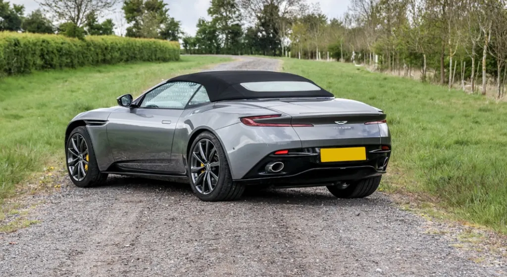 Aston martin db11 volante v086iyq6r5wl ius4wvqq