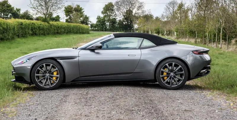 Aston martin db11 volante z4sqyllmrscklybvqwegk