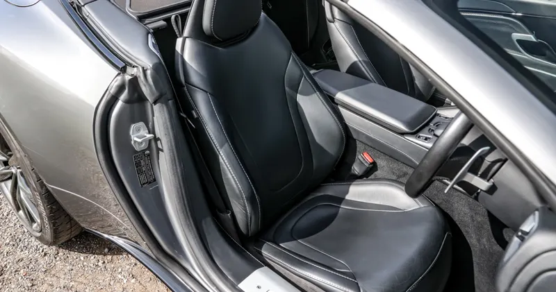Aston martin db11 volante h sxzkdgjygcrrvabktdl