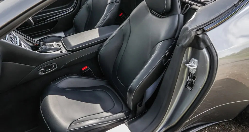 Aston martin db11 volante m31ssdwielhy73mcrgz1i
