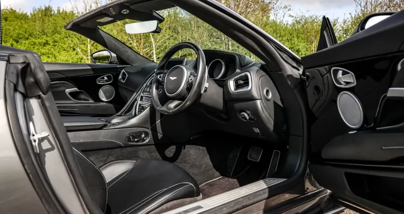 Aston martin db11 volante suiix y6y75xra4cqvebx