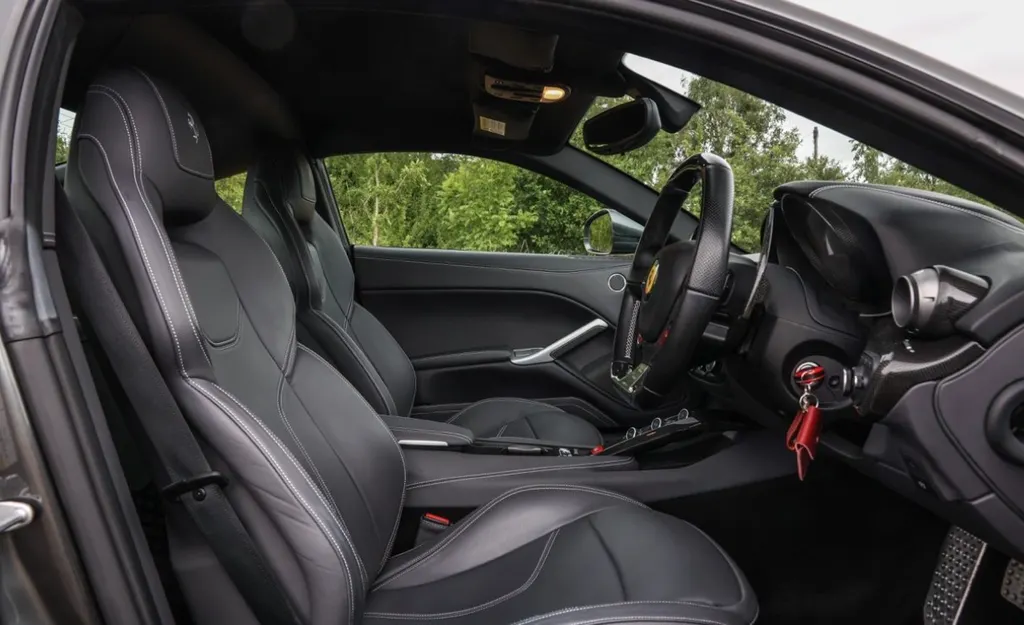Ferrari f12 brvoqdcdd8izzxwo0gqj9