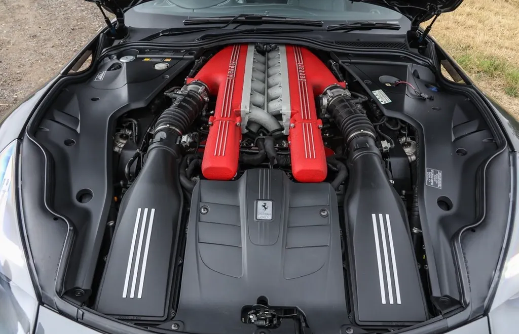 Ferrari f12 iejnhbzfeg8vc4ij5jlk9