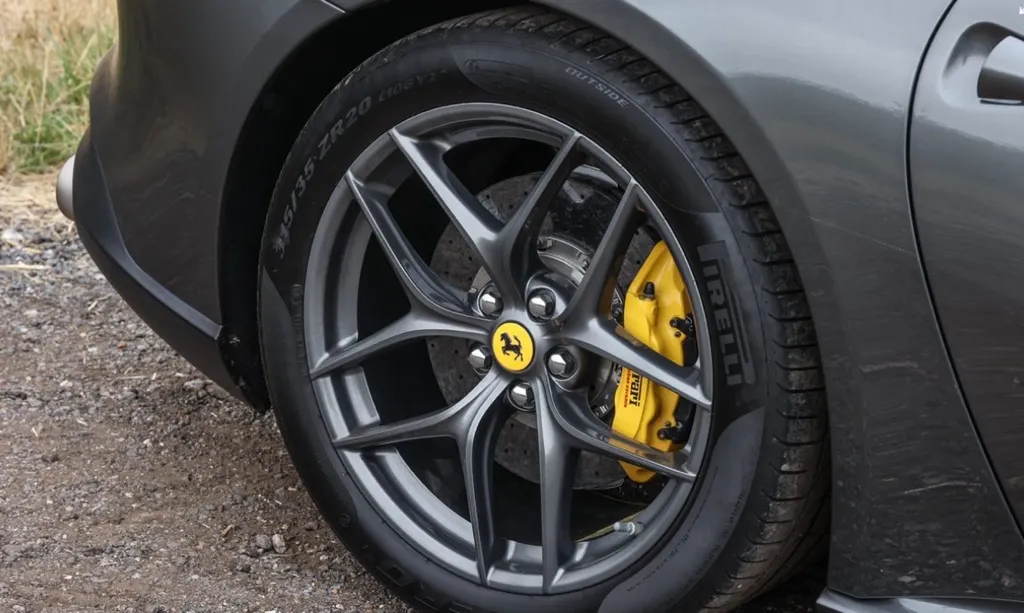 Ferrari f12 vydbyg0yjdezwxlcd8uui