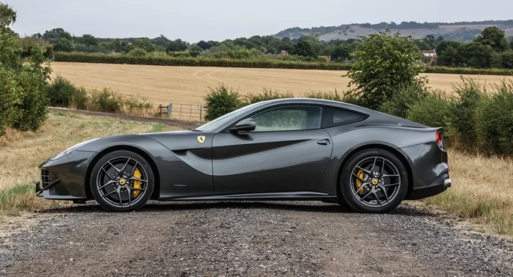 Ferrari f12  v6femqsad6wl0a5ijwgk