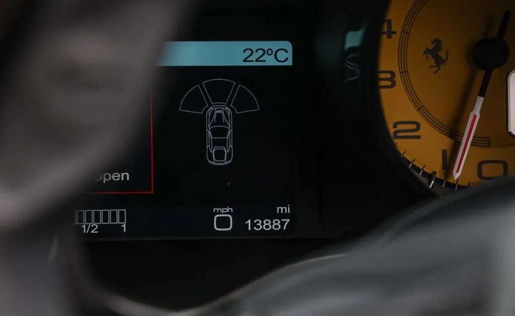 Ferrari f12 gk4fb8qxb 07awdkyhfbb