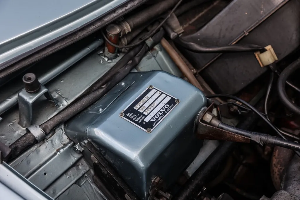 Volvo p1800 ahubn9ogzirufuv 0jgfc