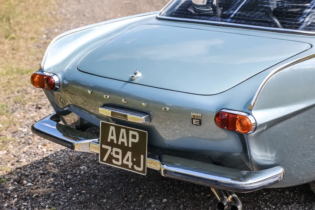 Volvo p1800 tu9x0bvsayvdhcc9zgw6n