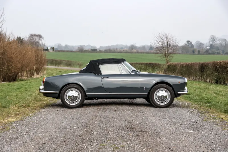 Alfa romeo giulia spider  fs3a0k4fvifev4s9ktcbj