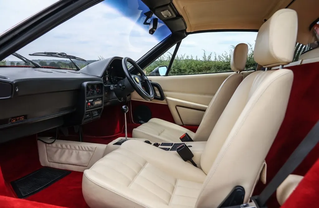Ferrari 328 esdiiji0klj3vzm6rlzfe