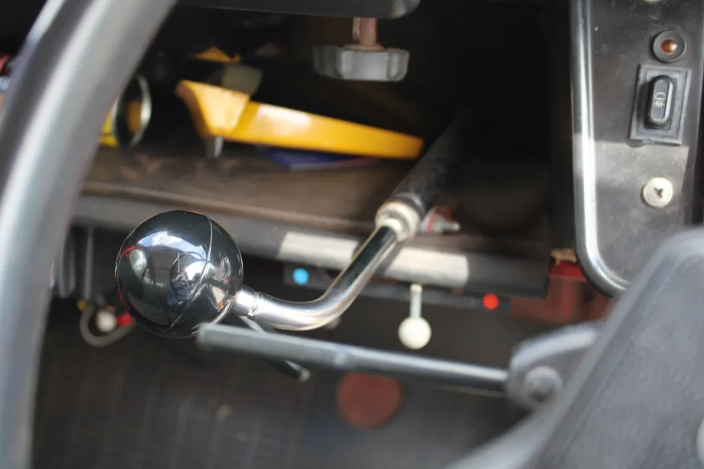 Citroen 2cv6 clbpbfobt2t3rqldvi8ut