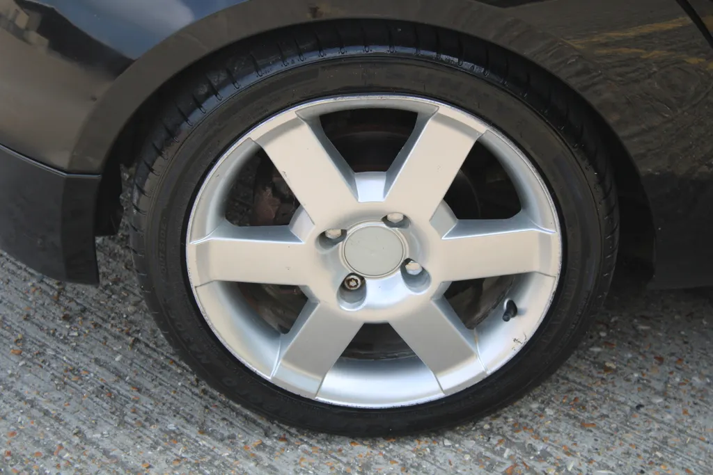 Ford streetka 2fgnyl 3mucydtwlc30qr
