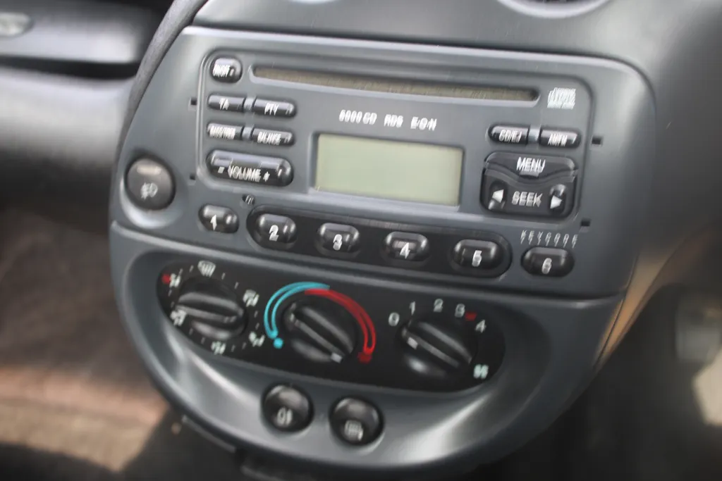 Ford streetka s noylfyj8qmc0edm7dar