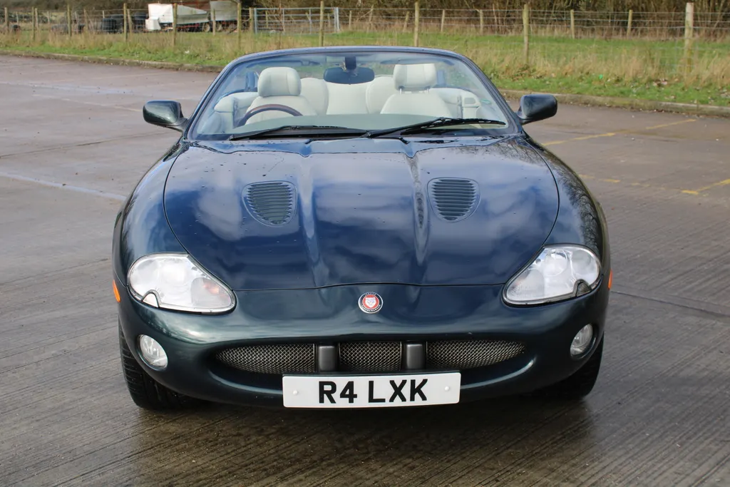 Jaguar xk8 l2d8wok2rooh1gw9hmudj