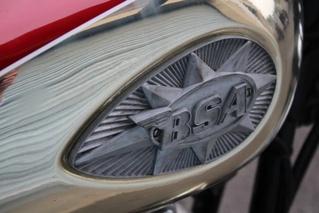 Bsa a65 lightning had8tatvhbmbsrdndifdi