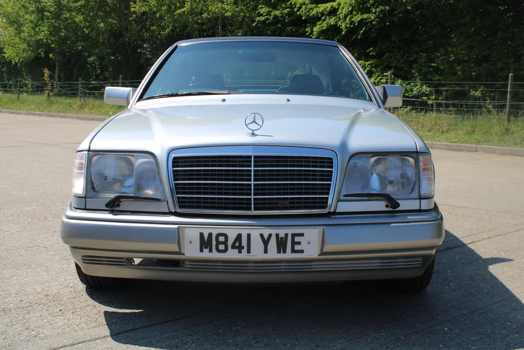 Mercedes benz e class  4moqsxsu rlz5 bhvs9e
