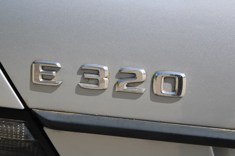 Mercedes benz e class dtywqq7udhdkuzahakp1r