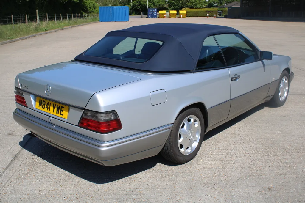 Mercedes benz e class zeqksju6 n2tlur0uczt3