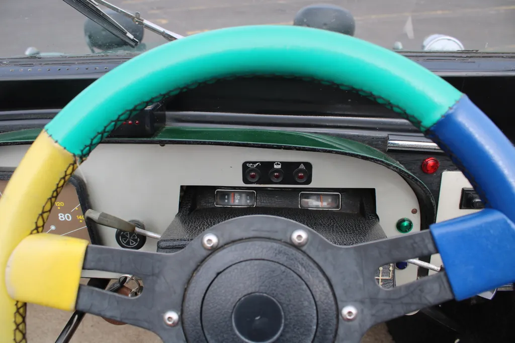 Falcon lx3 three wheeler  hxiveuqiosjh ry5kw15