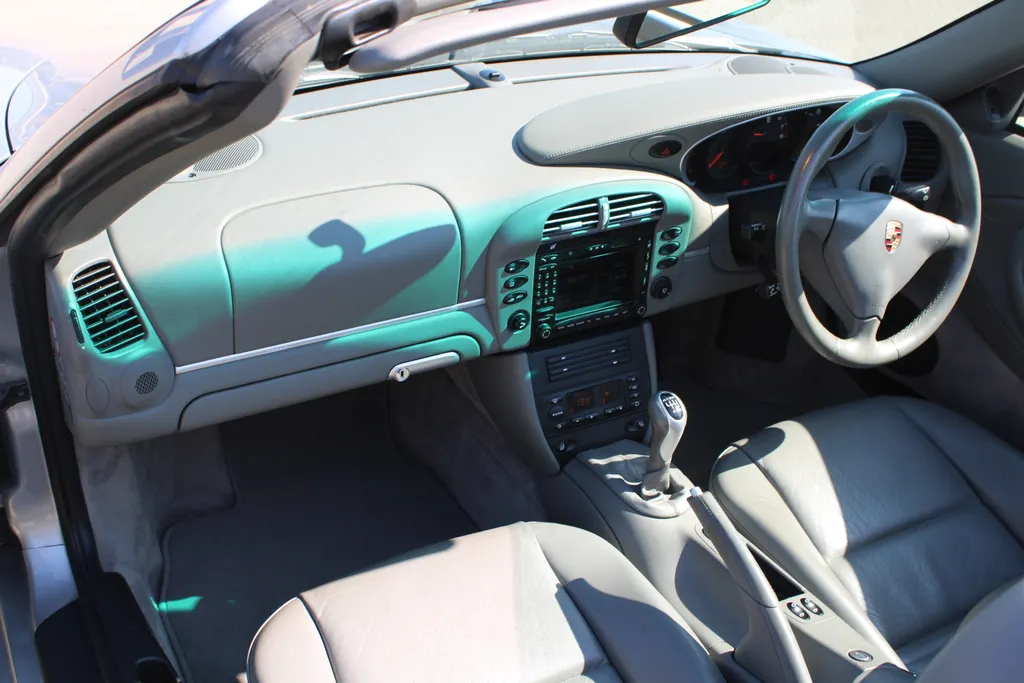 Porsche 911 y4yufivffqj3nliaoryal