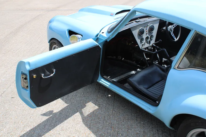 Triumph gt6 1srobqegbuhh4trollk94