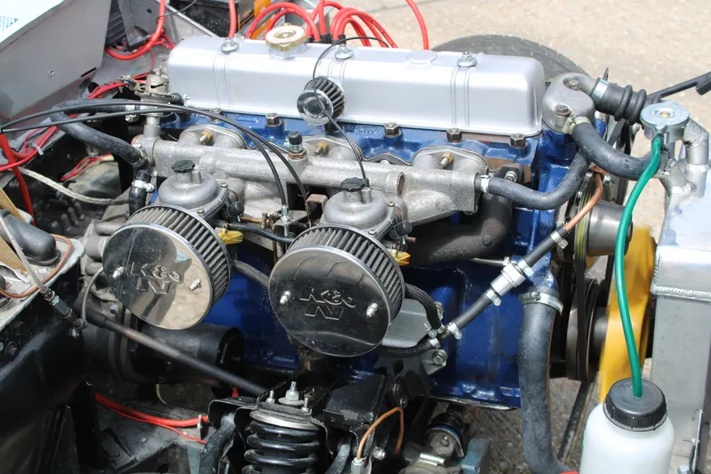 Triumph gt6 6o4clkeklgowj88w5qqr2