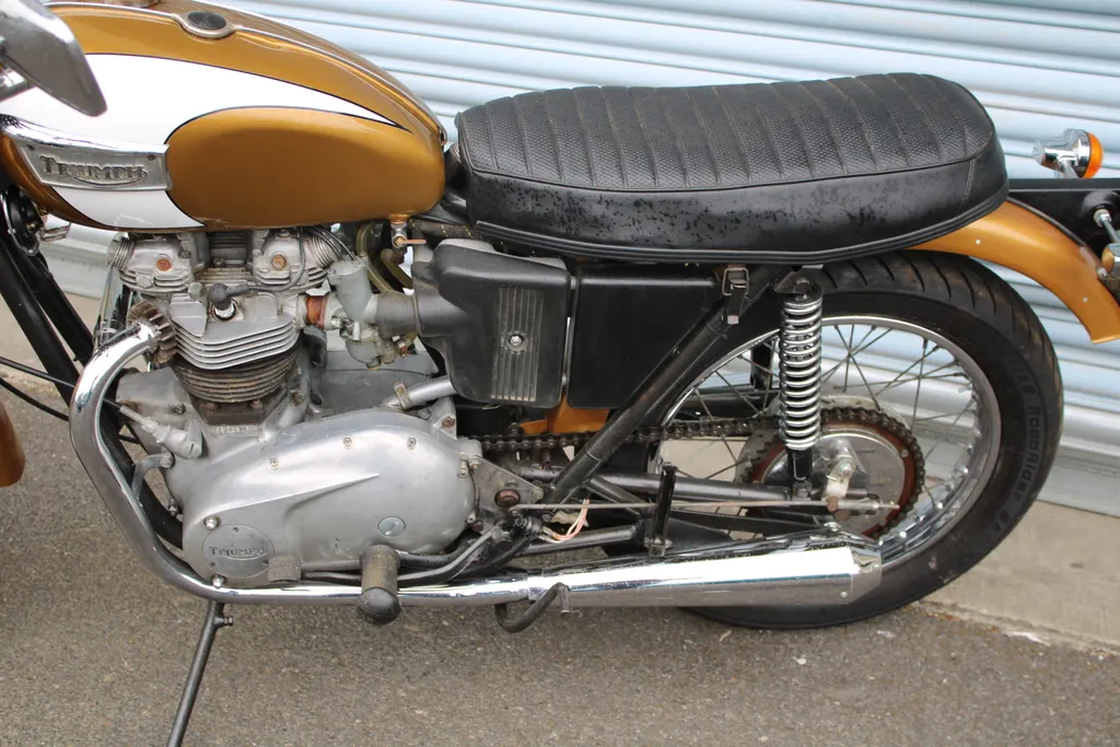 Triumph bonneville szmuio7f6ugpljp21ihfy