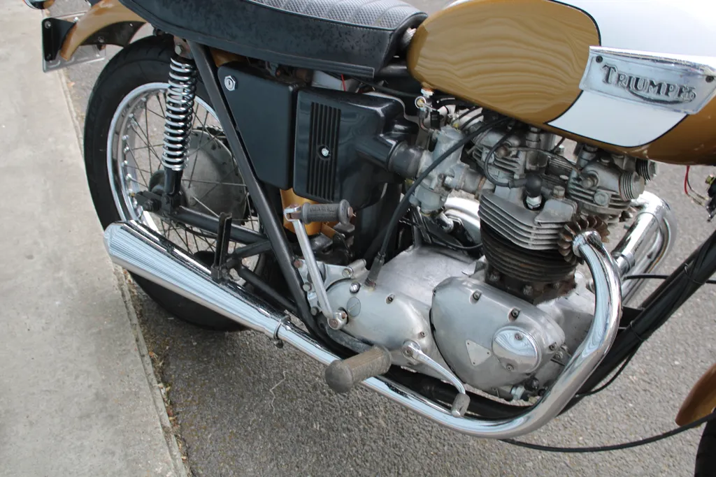 Triumph bonneville pdijnqff3w9w6oy06tcr0