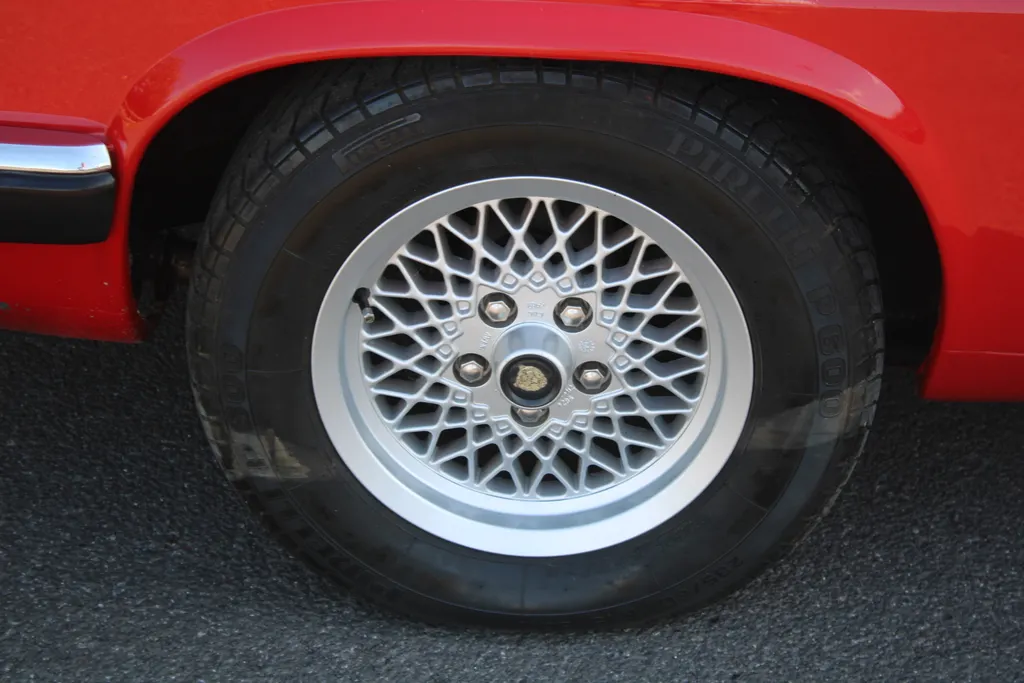 Jaguar xjs ruzo696o8rcvmlcvs4wv2