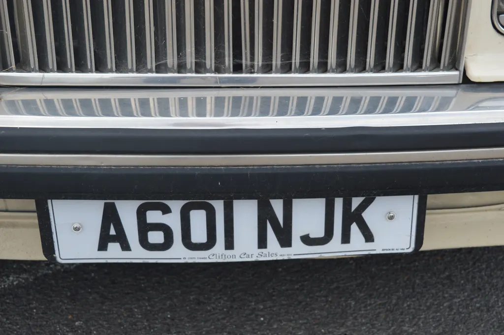 Rolls royce silver spirit 1zejpbukmcznydnplhrag