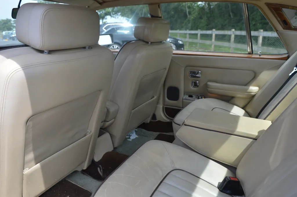 Rolls royce silver spirit  q0cjzzkpgdaxrkkel7vt