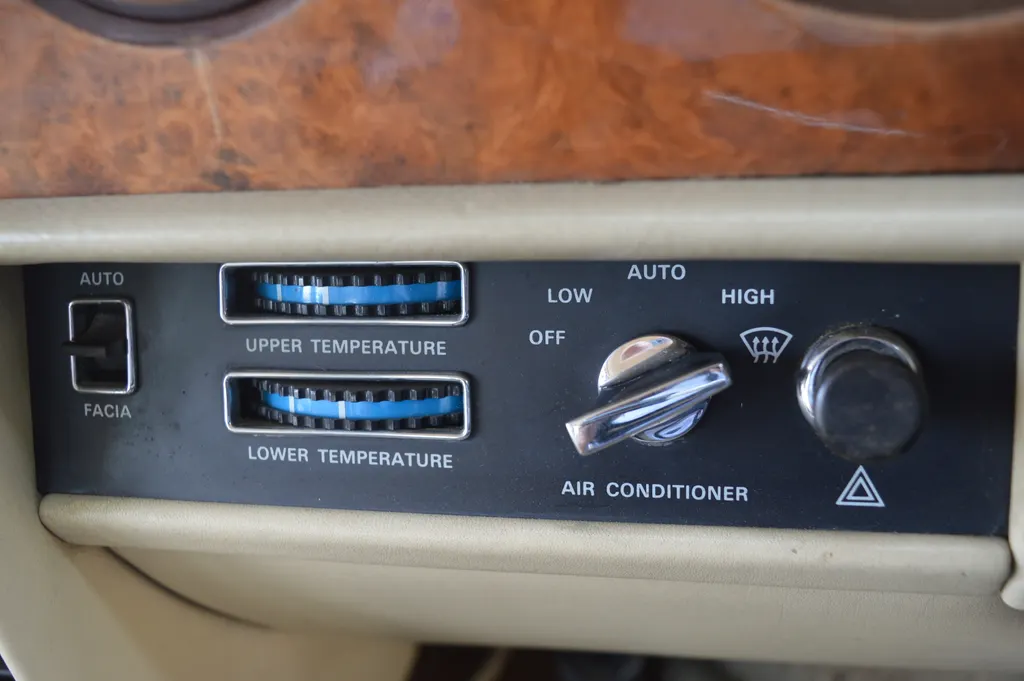 Rolls royce silver spirit geoflkigzy9wjp yhiwwx
