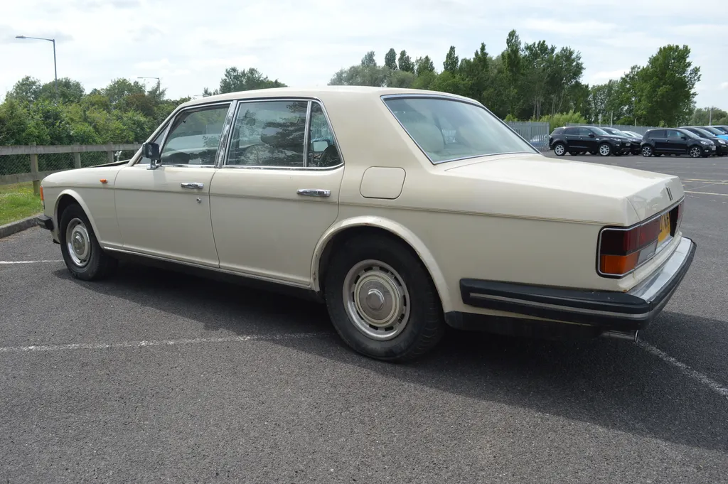 Rolls royce silver spirit ui06uip6azaey76jsmyul