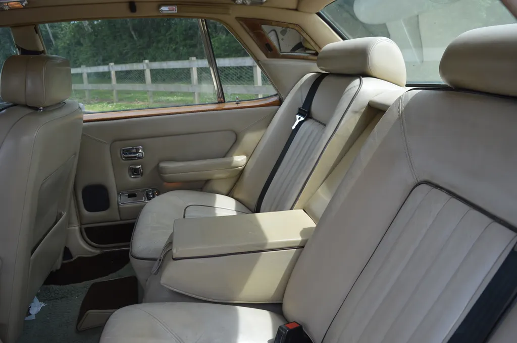 Rolls royce silver spirit wpbbvwavoiir6uzhnaf e