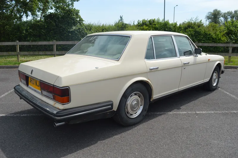 Rolls royce silver spirit zhvkdatwkbafcgwsutgyh