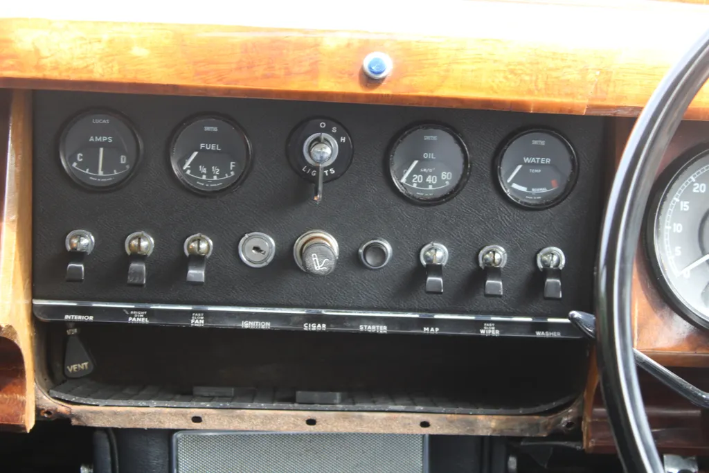 Jaguar 240 z1xplo6jrcwocnl6yhjsz
