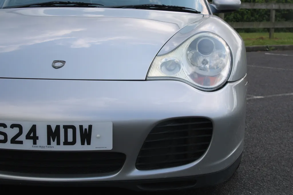 Porsche 911  xdpzs7e2vhx4wumzy5fm