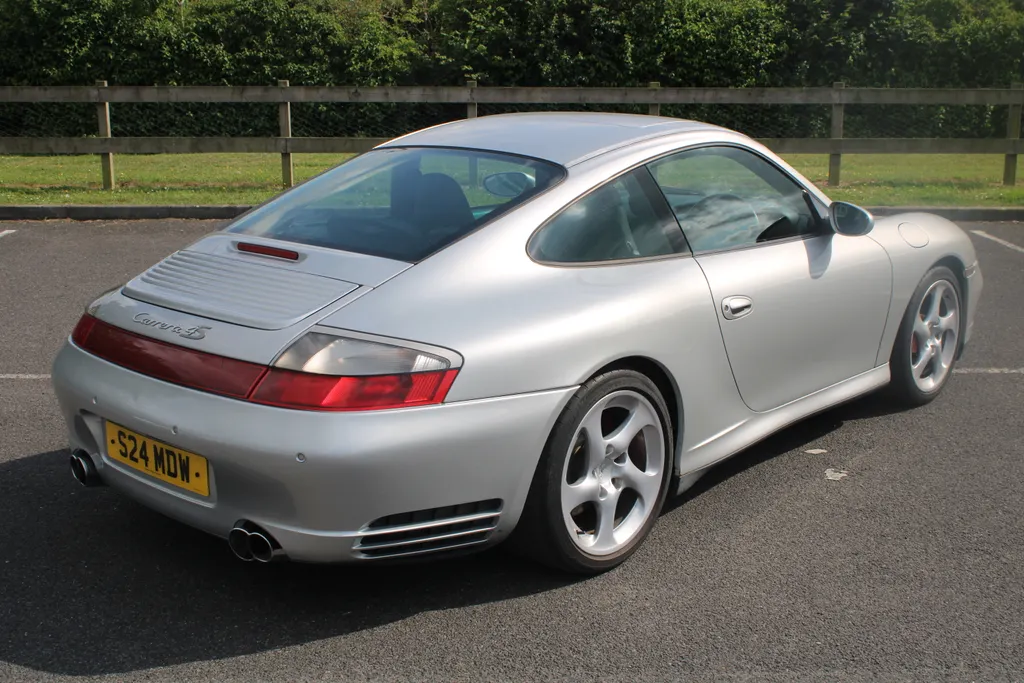 Porsche 911 lhiwq3xdye08vy mymrto