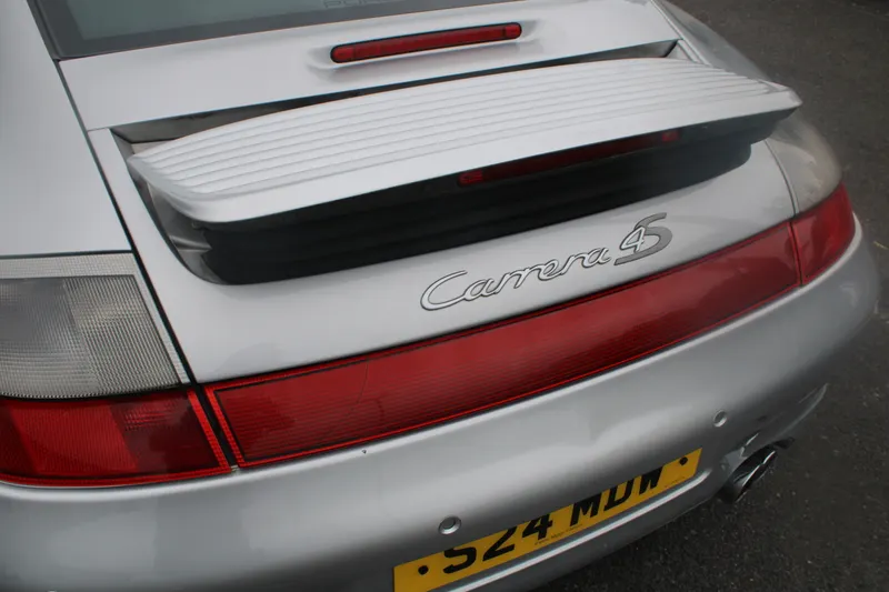 Porsche 911 sj44ocynpydojwzpttk4i