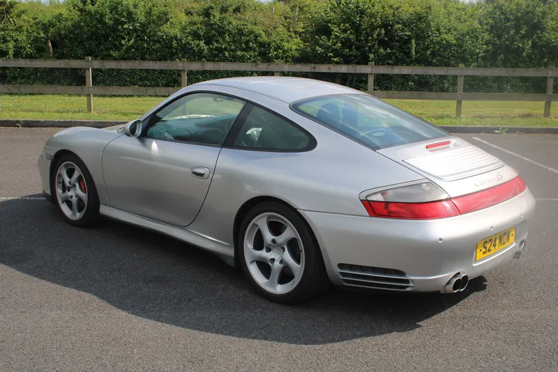 Porsche 911 yivxxbkqmydyqtgfg8dhb